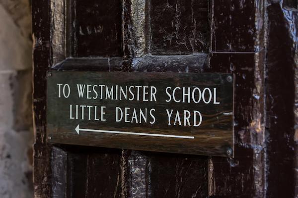 A picture showing a direction sign for Westminster School